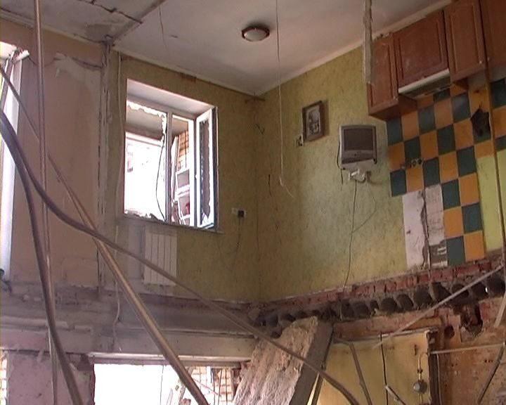 Вибух будинку в Луганську: кількість жертв зростає