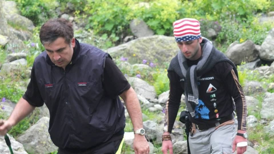 Саакашвили преодолел 42 километра и ночевал в палатке