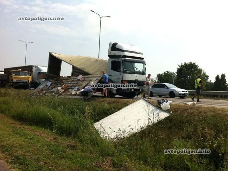 На Житомирщине по дороге рассыпалось печенье
