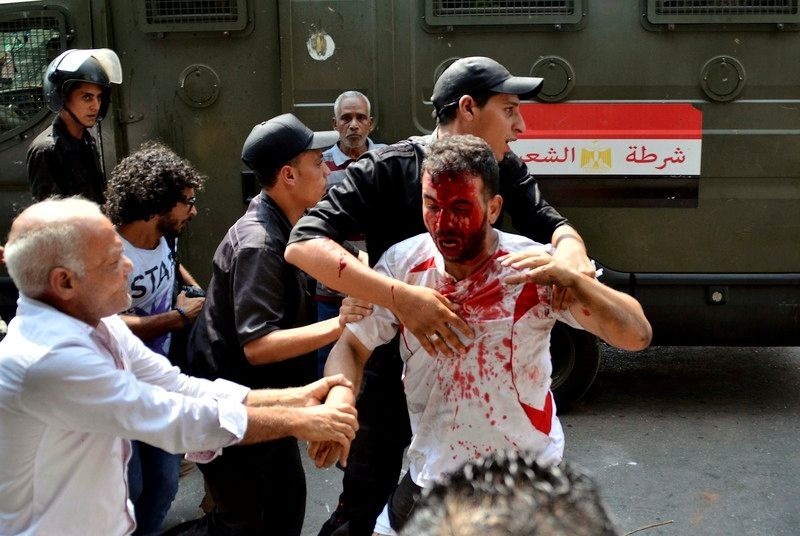Десятки человек погибли при разгоне сторонников Мурси
