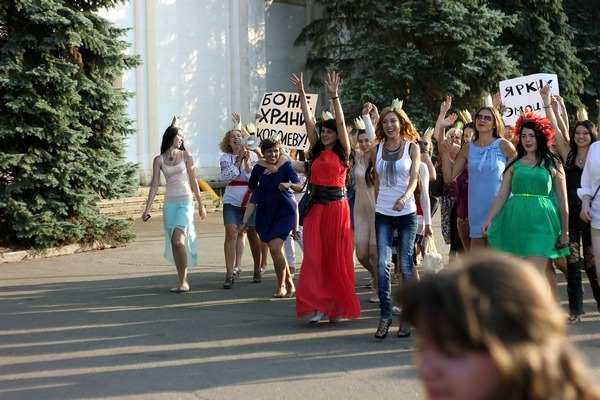 Алена Винницкая стала королевой для нового клипа Сони Сотник