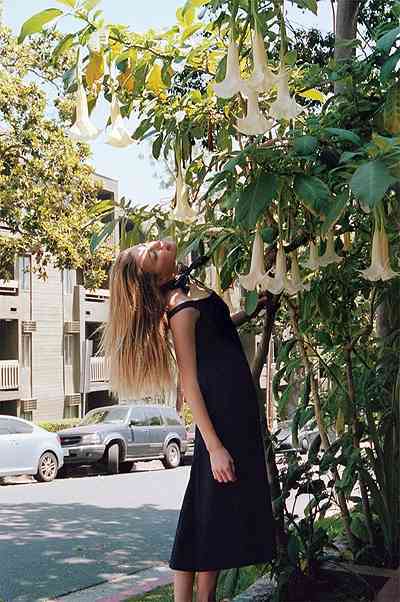 В юности Эмбер Херд работала по поддельным документам