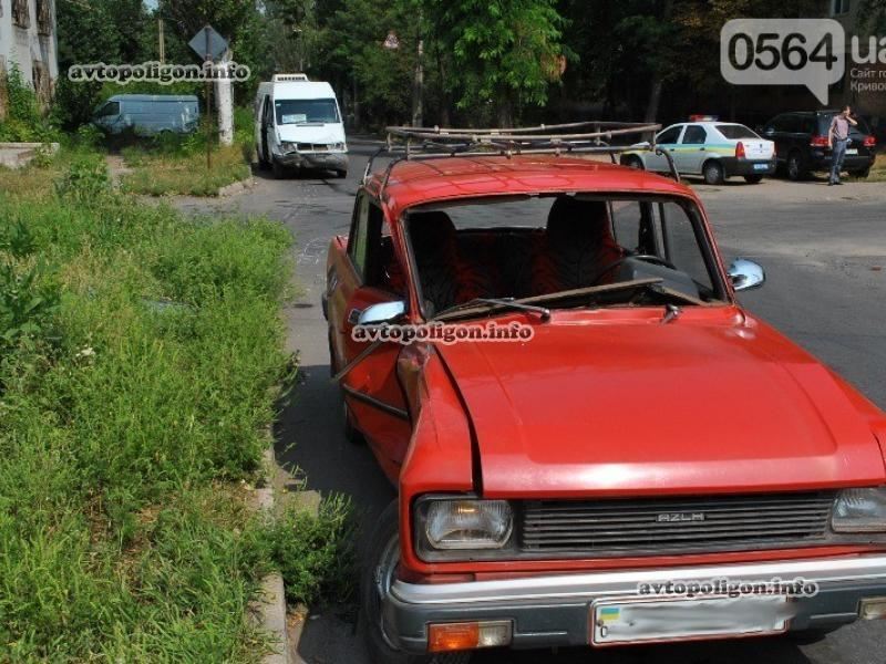 В Кривом Роге "Москвич" не пропустил маршрутку: 6 пострадавших