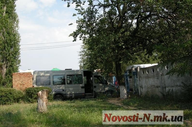 У Миколаєві поховали сім'ю, що стала жертвою різанини