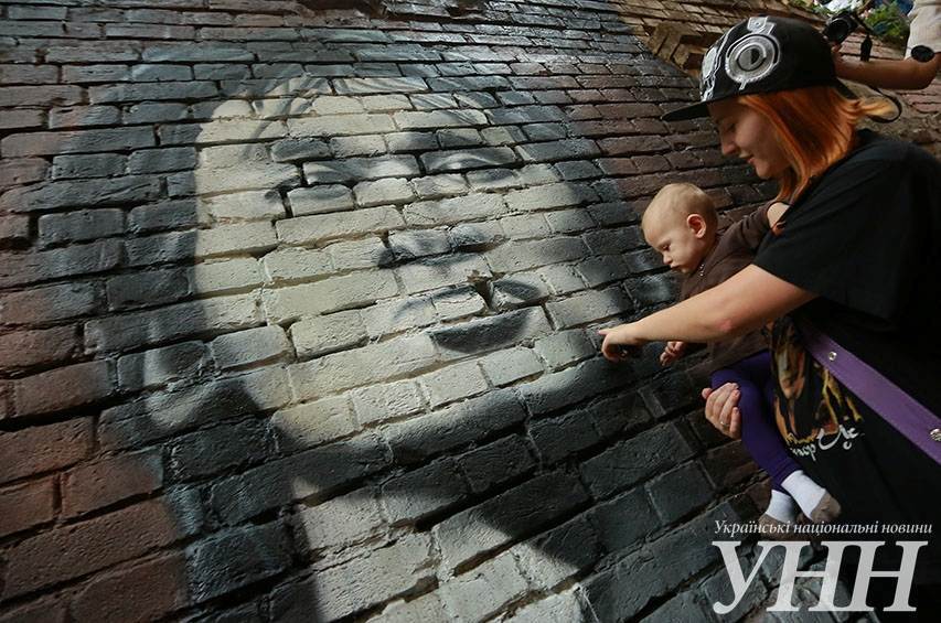 В Киеве появилась стена памяти Виктора Цоя
