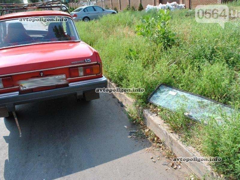 В Кривом Роге "Москвич" не пропустил маршрутку: 6 пострадавших