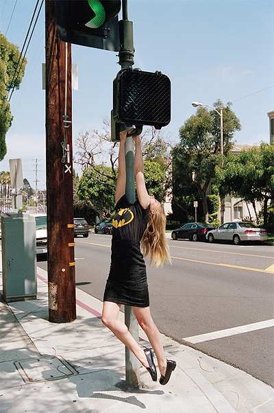 В юности Эмбер Херд работала по поддельным документам