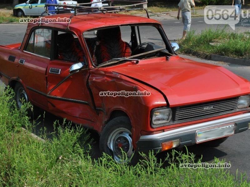 В Кривом Роге "Москвич" не пропустил маршрутку: 6 пострадавших