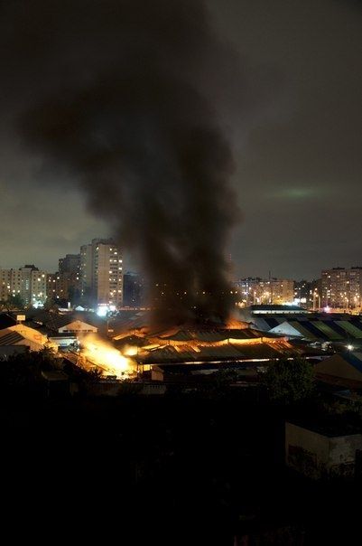 Ночью в Киеве горел Оболонский рынок 