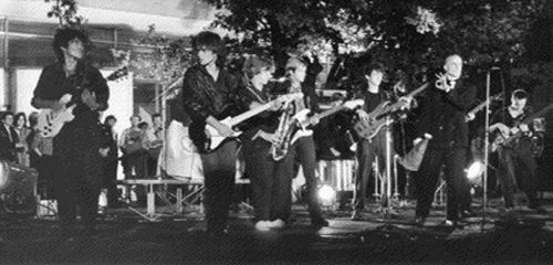 23 года назад Цой умер и стал легендой