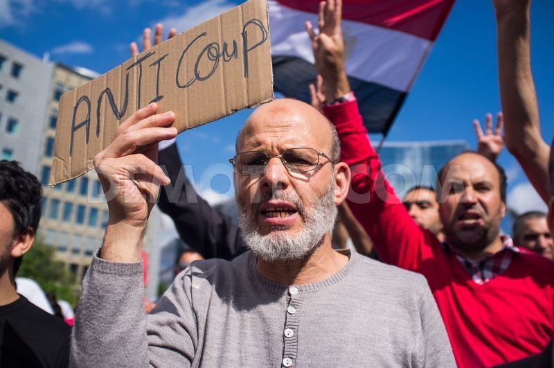 В Брюсселе у здания Еврокомиссии протестовали сторонники Мурси
