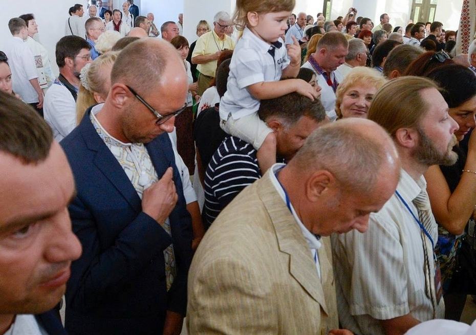 Яценюк побував на святкуванні Хрещення Русі "для людей"