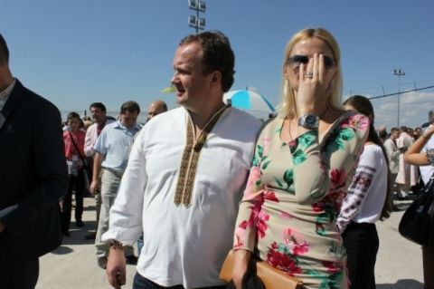 ЗМІ: соратниця Яценюка прийшла на освячення храму УГКЦ в Prada і з годинником Rolex