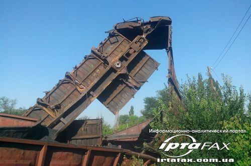 На Луганщині вантажні вагони зійшли з рейок і розгромили залізницю