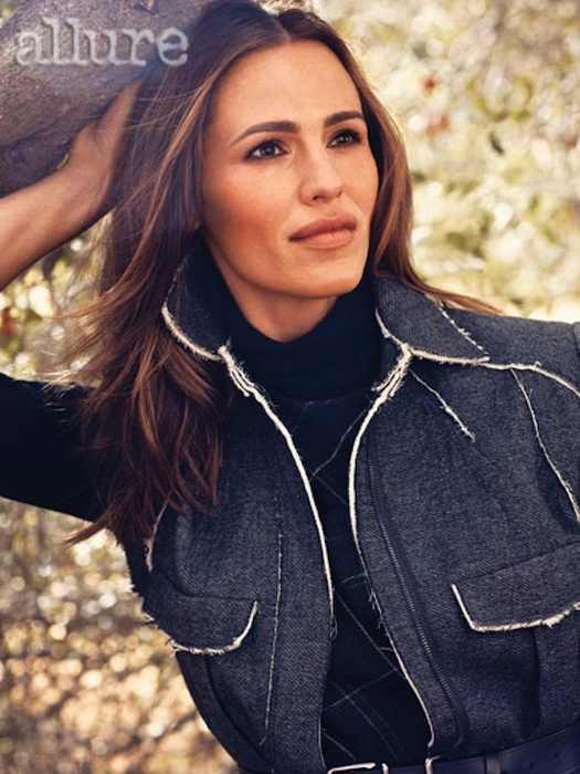 Дженнифер Гарнер покорила ALLURE своей непосредственностью