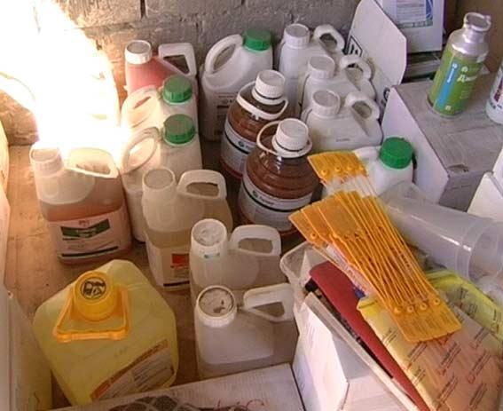 В Херсоне обнаружили 14 тонн пестицидов, отравляющих испарениями рабочих