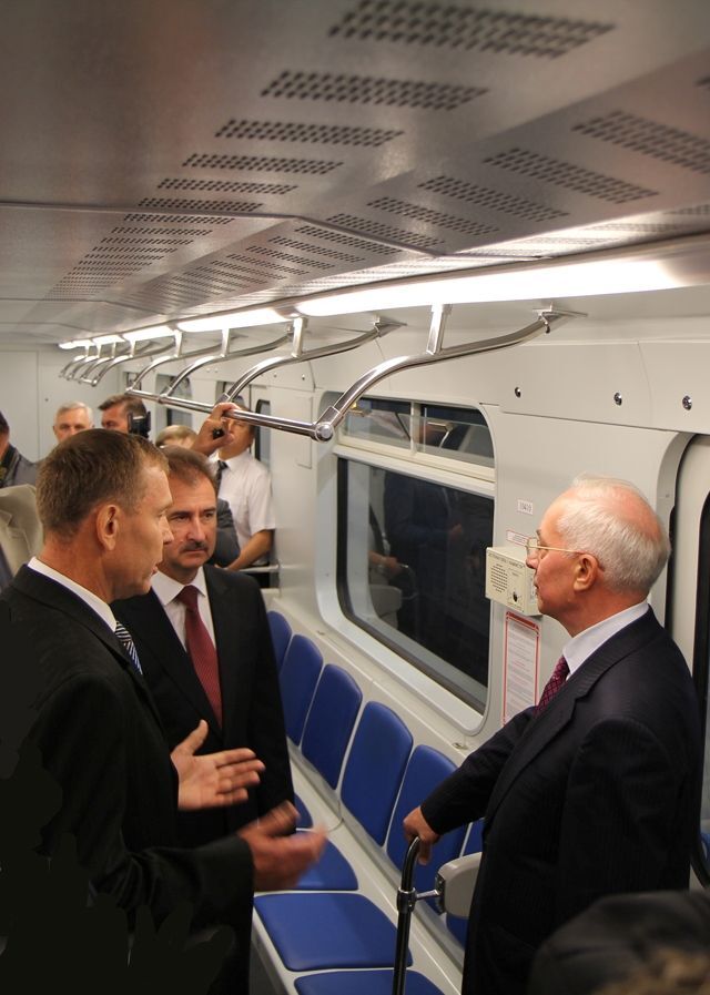 В киевском метро проехался пробный поезд на "Теремки"