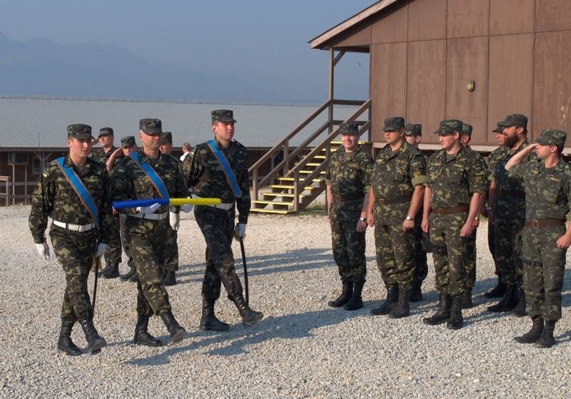 Українські миротворці підняли державний прапор на найвищу гору Косово