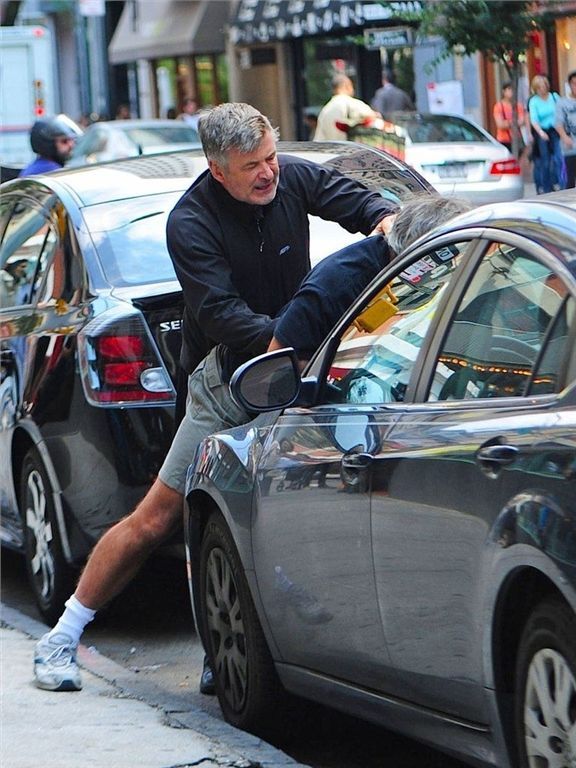 Метод боротьби з папараці від Алека Болдуїна