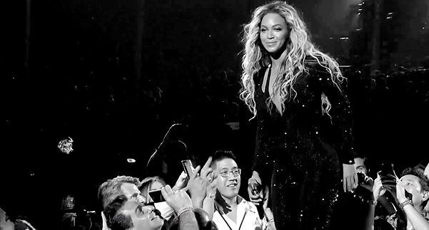 Бейонсе растрогала фанатов бэкстейдж-видео