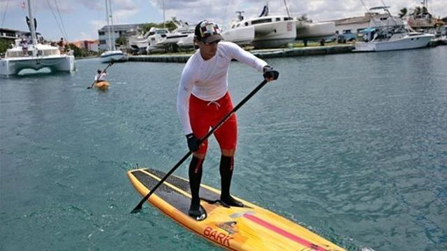 Американець перетнув протоку Флоріди на дошці для серфінгу