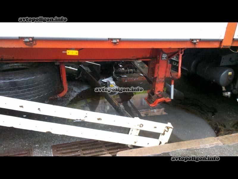 В Киеве эвакуатор устроил автозамес из 5 машин