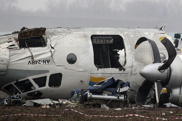 Пилот обвинен в крушении Ан-24 с болельщиками в Донецке
