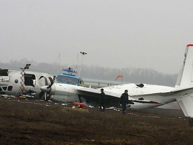 Пилот обвинен в крушении Ан-24 с болельщиками в Донецке
