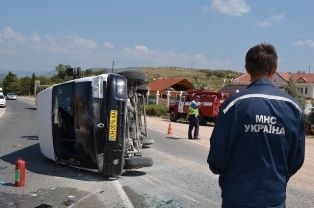 В Севастополе перевернулся автобус с пассажирами