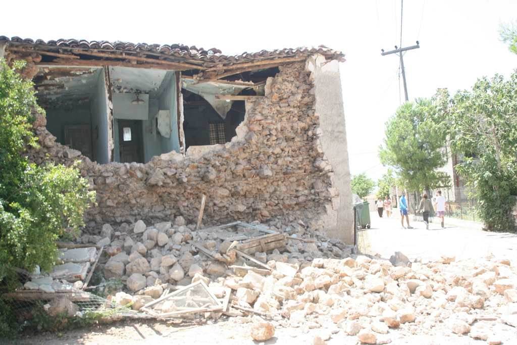 Сотні будівель пошкоджені в Греції після землетрусу