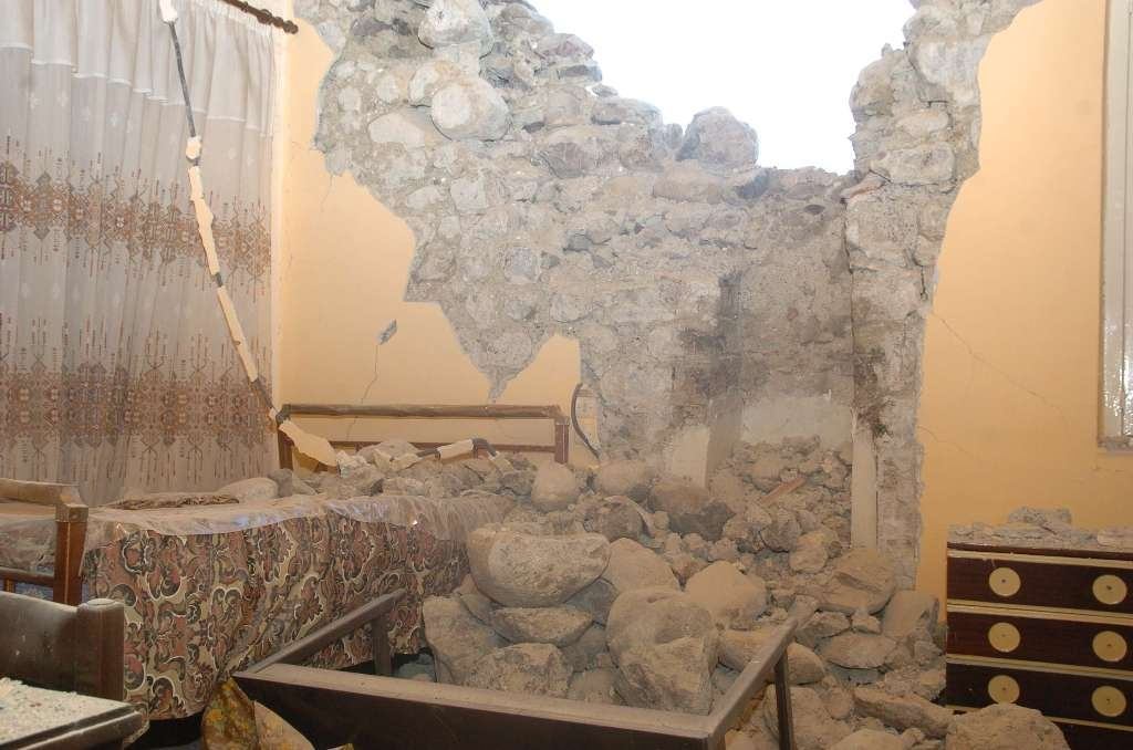 Сотни зданий повреждены в Греции после землетрясения