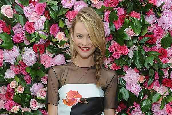 ТОП-10 голливудских звезд презирающих бюстгальтер 