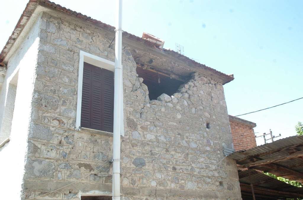 Сотні будівель пошкоджені в Греції після землетрусу