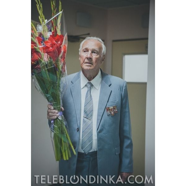 Камалию торжественно выписали из роддома с дочерьми