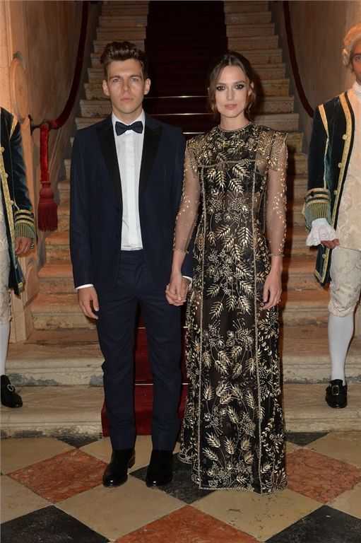 Звезды кино надели роскошные наряды на бал Valentino 