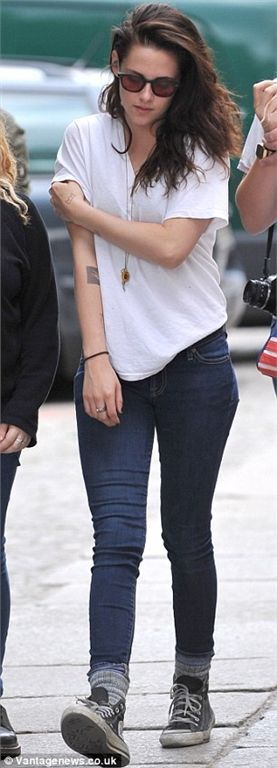 Кристен Стюарт шокировала лысоватым пробором