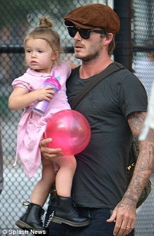 Дэвид Бекхэм растит из Харпер космонавта 