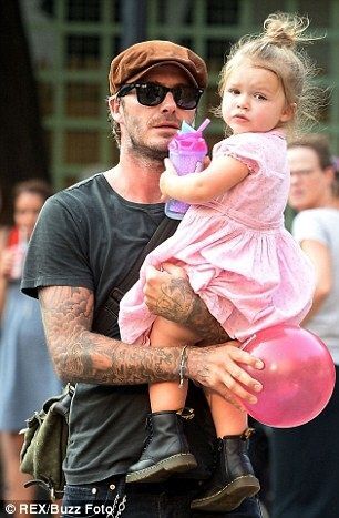 Дэвид Бекхэм растит из Харпер космонавта 