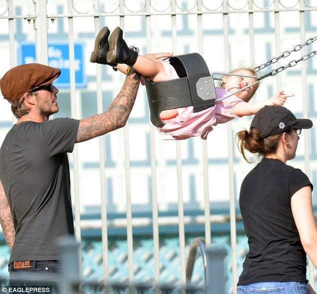 Дэвид Бекхэм растит из Харпер космонавта 