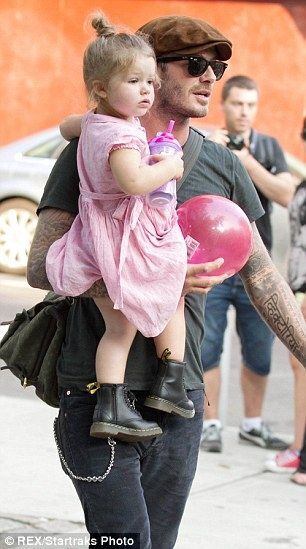 Дэвид Бекхэм растит из Харпер космонавта 