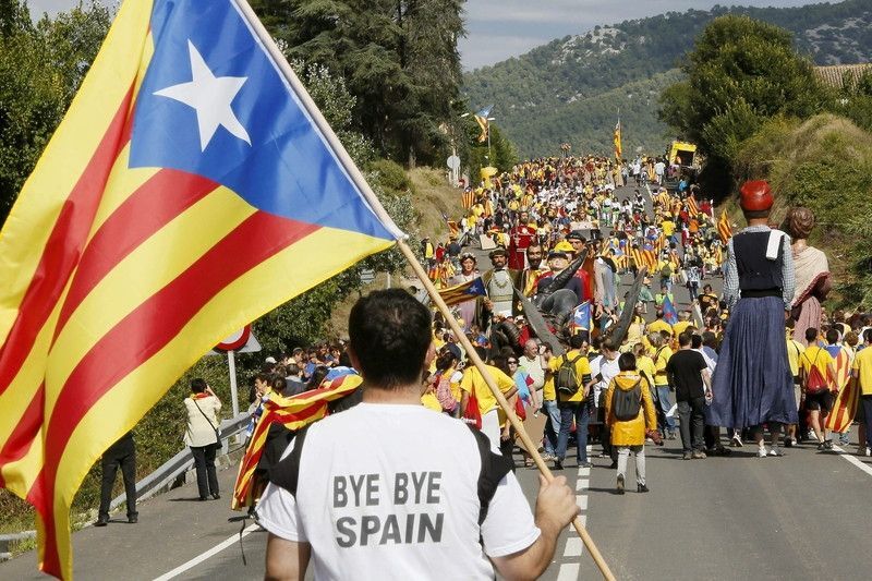 У Каталонії пройшли масштабні акції прихильників відділення від Іспанії