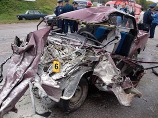 В Тернополе столкнулись легковушка и автобус: есть жертвы