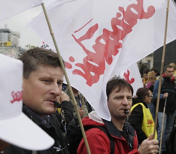 В Варшаве сто тысяч человек митингуют против правительства Туска