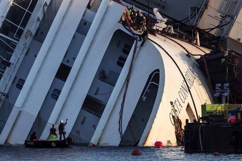 Началась операция по подъему Costa Concordia 