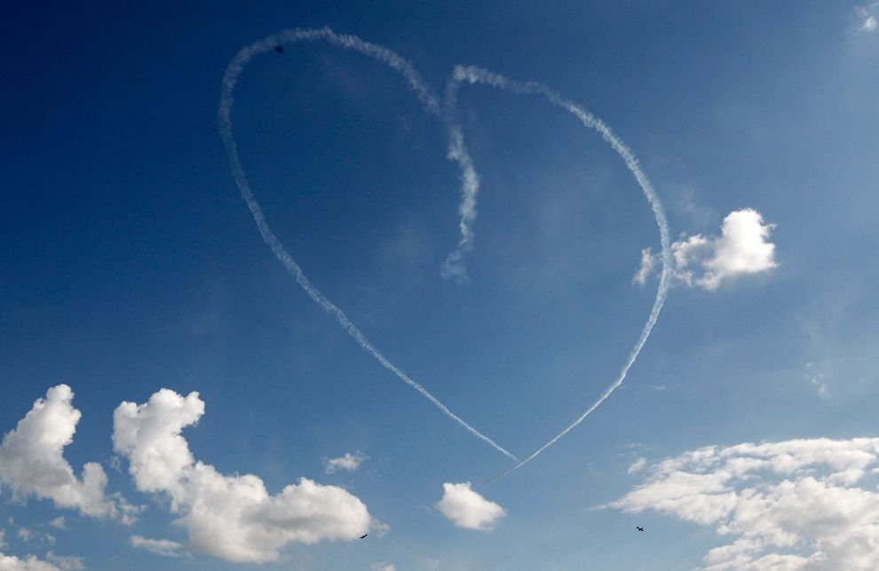 Самолеты пилотажной группы "Орлик" на авиашоу Radom Air Show в Польше.