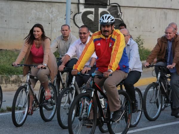 Президент Венесуели розповів, як ледь не помер, впавши з велосипеда