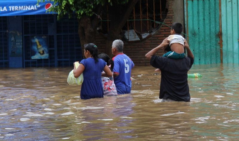 Растет число жертв урагана в Мексике