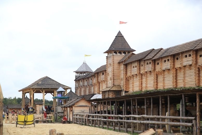 Зов героев в "Киевской Руси": сражались рыцари и барышни сражались