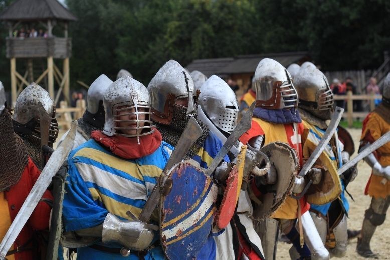 Поклик героїв у "Київській Русі": билися лицарі і панянки билися