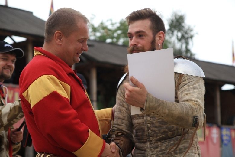 Зов героев в "Киевской Руси": сражались рыцари и барышни сражались